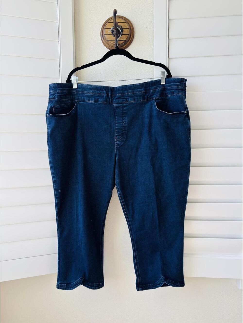 Avenue Denim Dark Wash Pull-On Crop Jeans - Size 26